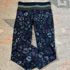Athleta Elation Abstract 7/8 Powervita Tight